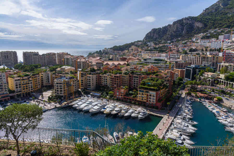 Principado de Mónaco 08 - Montecarlo - puerto de Fontvieille.jpg